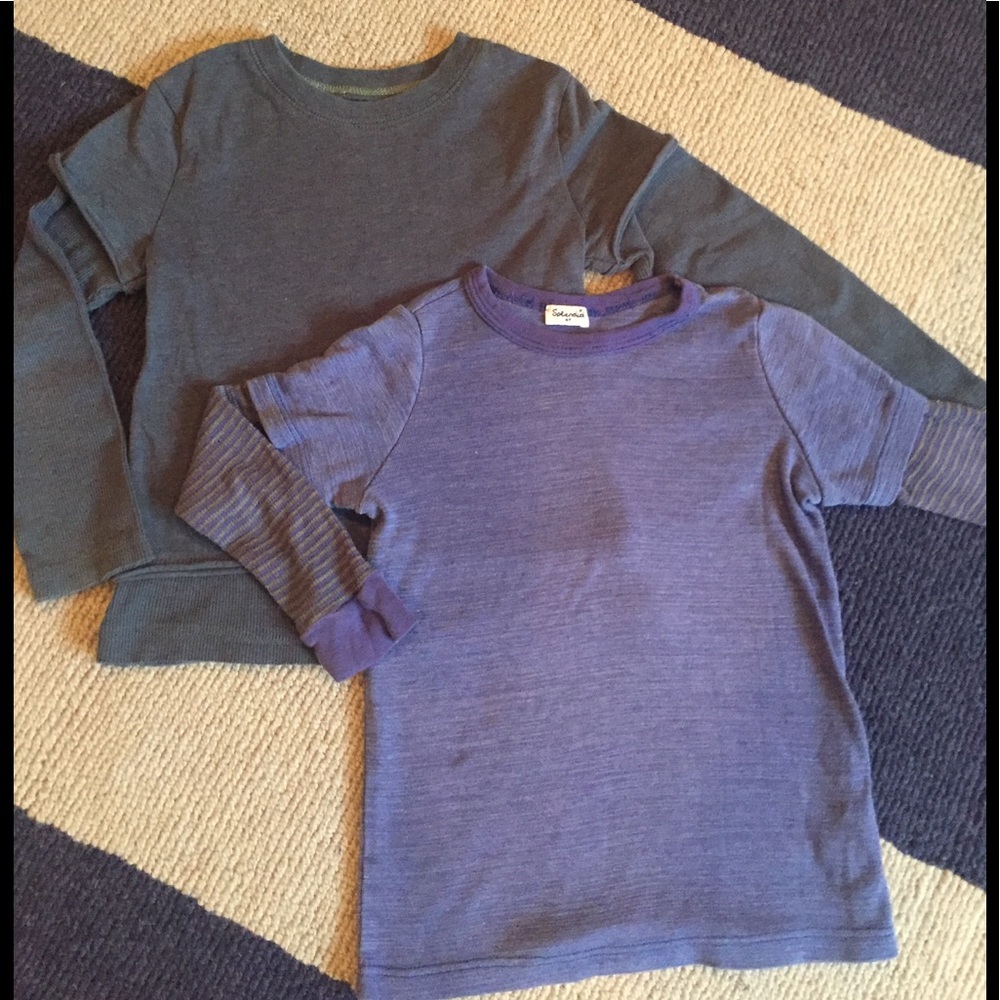 2 boys Splendid long sleeve tees.